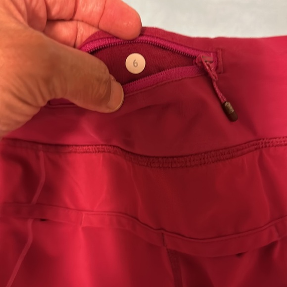 Lululemon speed shorts sz 6 2.5” - Picture 2 of 6